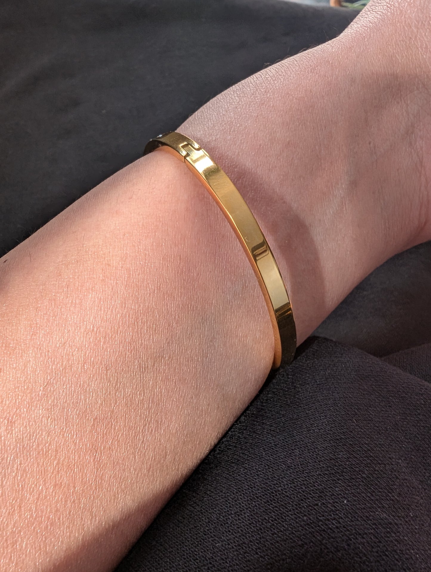 Elara Shine Bangle