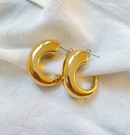 Chunky C-Hoop Earrings