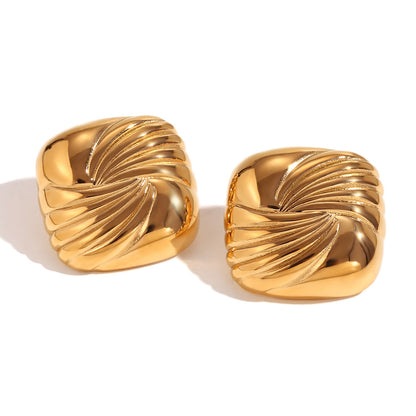 A pair of chunky square stud earrings in 18K gold PVD.